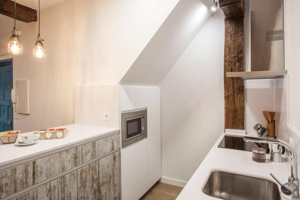 Bonito Apartamento, Nuevo Y En El Casco Viejo!!! Bilbau Exterior foto